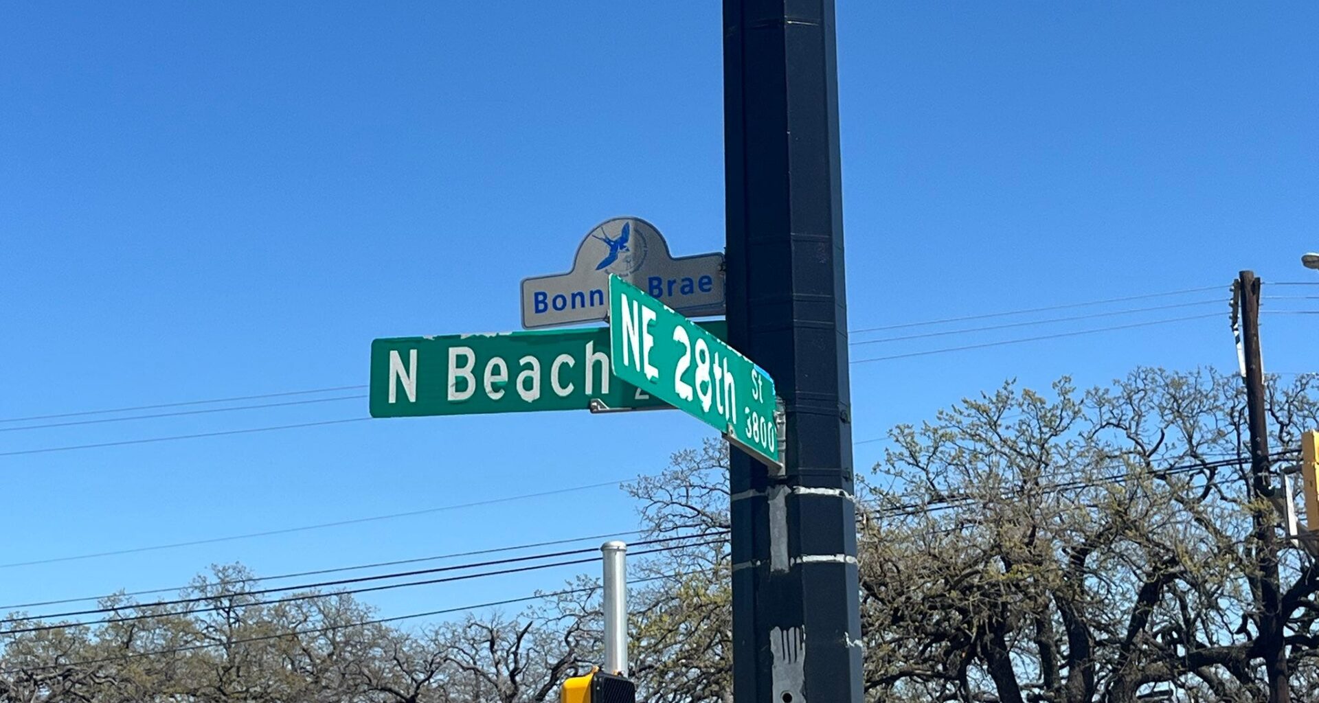 Fort Worth pulls César Chávez street toppers