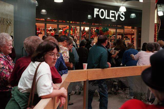 Nov. 17, 1998: Customers streamed into the new Foley's at Ridgmar Mall after grand opening ceremonies. The new store is the 57th for the company. (Foley’s would be converted into a Macy’s less than 10 years later.)