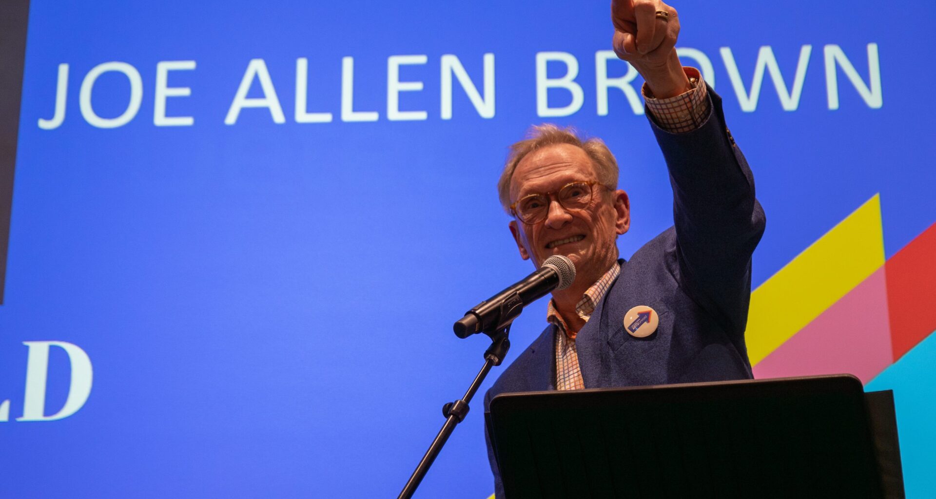 Longtime theater professor, other Tarrant-area art leaders recognized for ‘Heart of Gold’