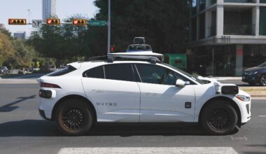 Autonomous Vehicle Incident Raises Safety Concerns as Driverless Cars Expand in Texas