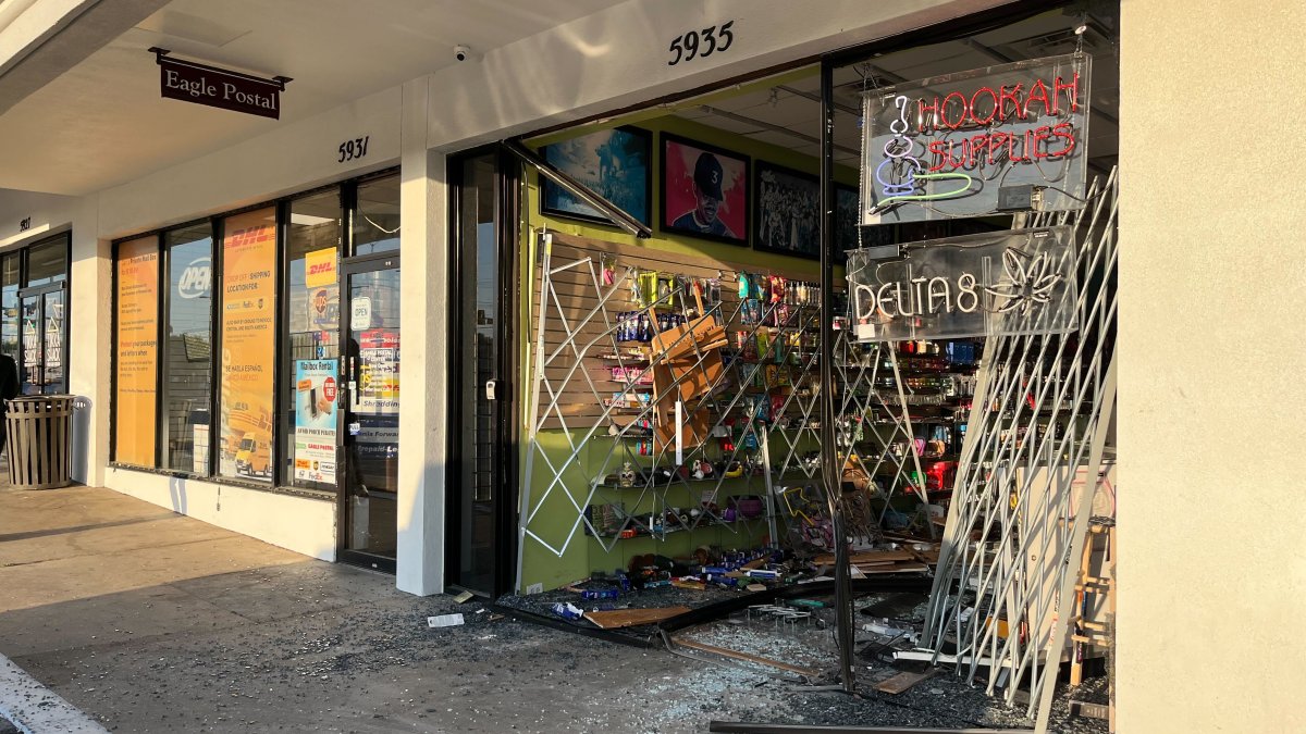 Dallas police investigate truck-ram burglary at vape shop – NBC 5 Dallas-Fort Worth