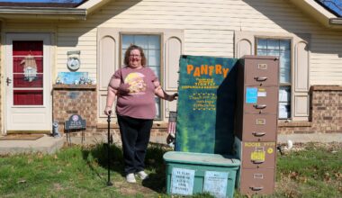 Arlington women open porch pantries to feed neighbors in need