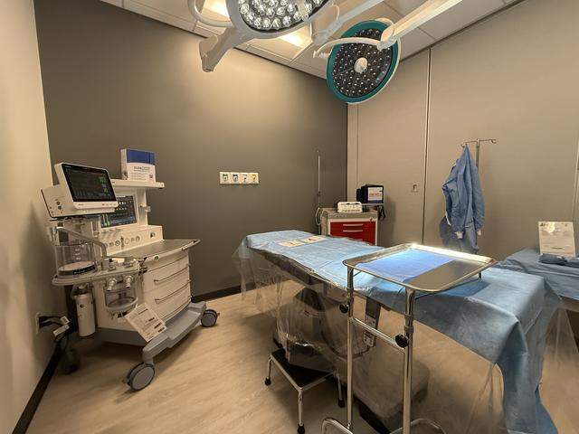 The surgery center suite replicates what an actual surgery room would have, including operating table, lights, patient monitoring systems, anesthesia and ultrasound technology.