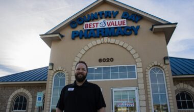 Tarrant County pharmacy chains keep community touch while providing corporate security