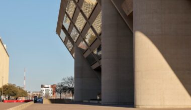 Dallas quietly lined up City Hall site tours for select council members
