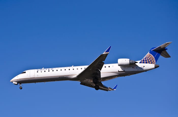 United Airlines flight bound for Houston makes emergency landing after engine failure