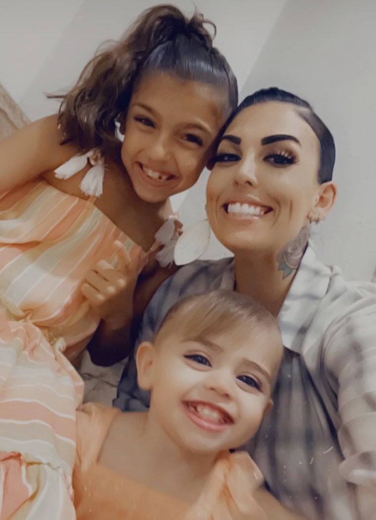 Jeanie with her daughters