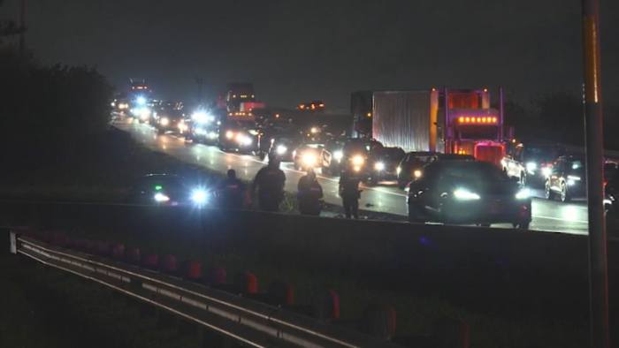 Deadly crash closes all southbound lanes on North Freeway at 610