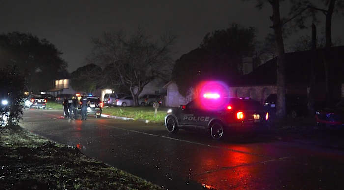 Husband, wife shoot each other during fight in Southwest Houston