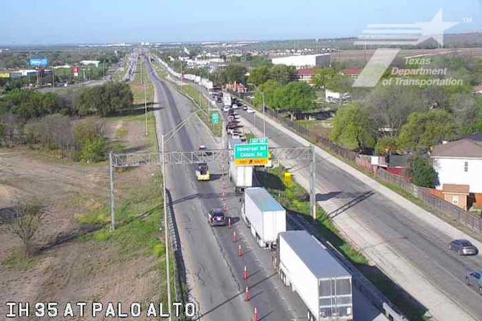 3 hospitalized after crash on Interstate 35 on South Side, SAFD says