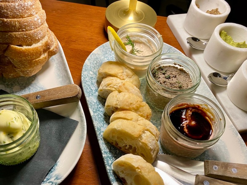 King William Wine Co. offers top-level service, atmosphere even if food occasionally falls short