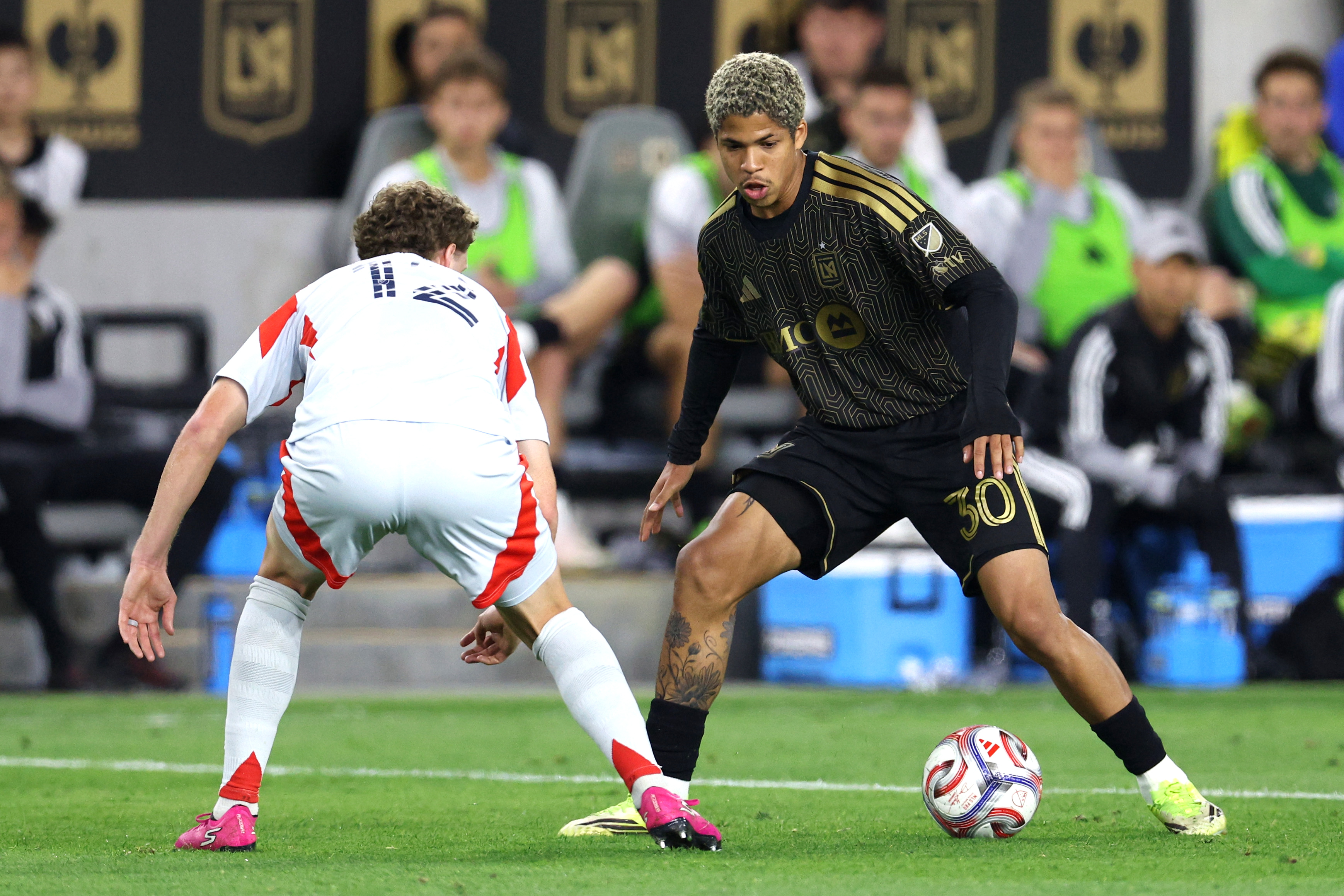 LAFC forward David MartÃnez (30) controls the ball against FC...