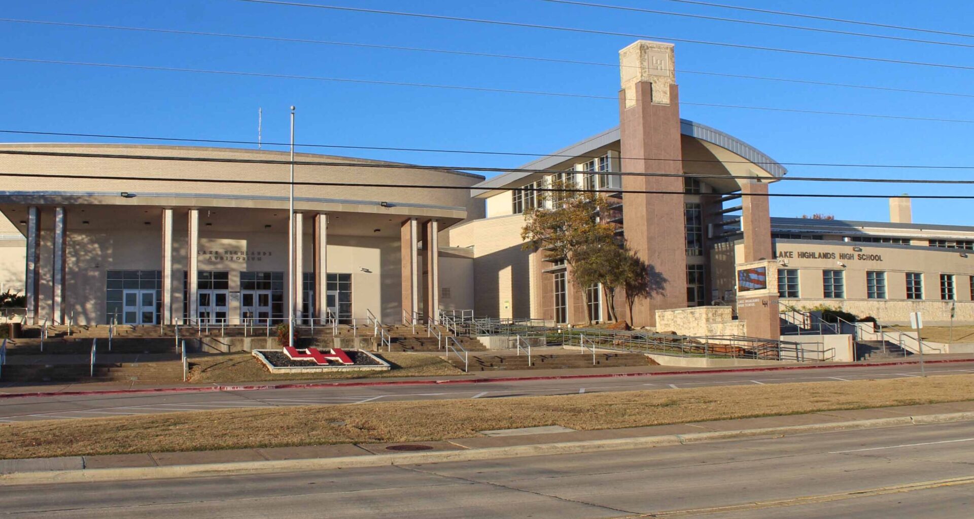 Tickets available for LHHS Distinguished Alumni Awards Dinner