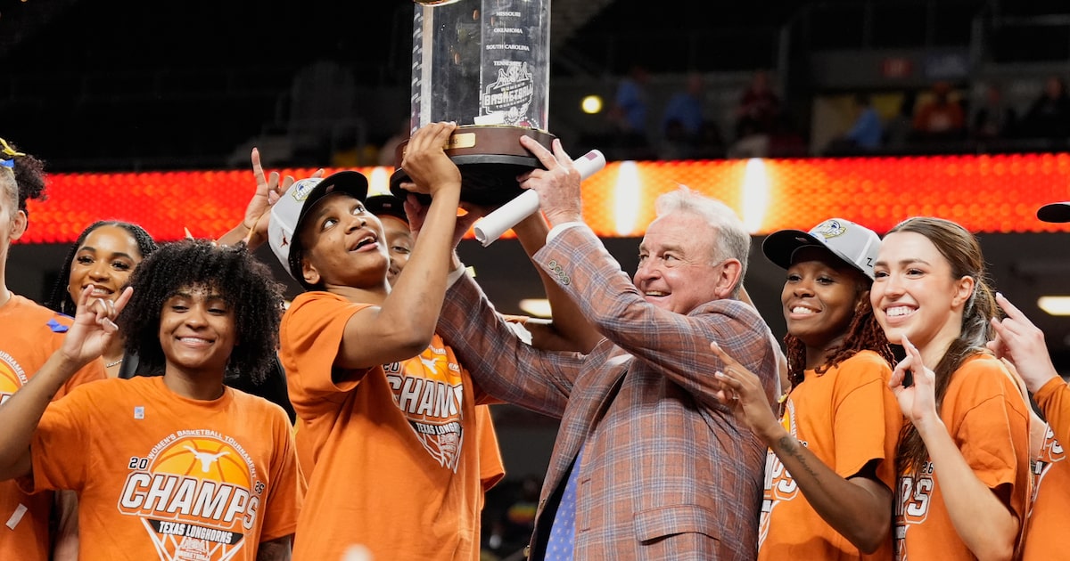 Texas hoops climbs to No. 3 in latest women’s AP Top 25 ranking