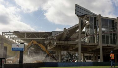 Demolition of Dallas’ old Kay Bailey Hutchison Convention Center begins