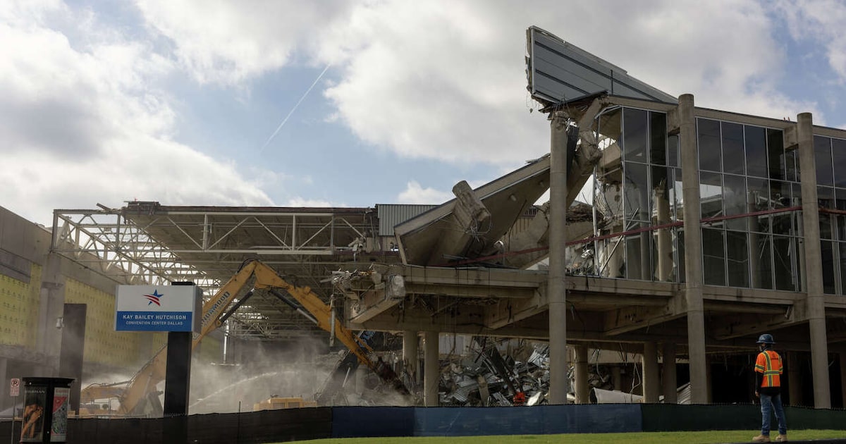 Demolition of Dallas’ old Kay Bailey Hutchison Convention Center begins