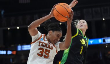 Booker’s March Madness moment is career high 40 as No. 1 Texas rolls over Oregon 100-58 to Sweet 16