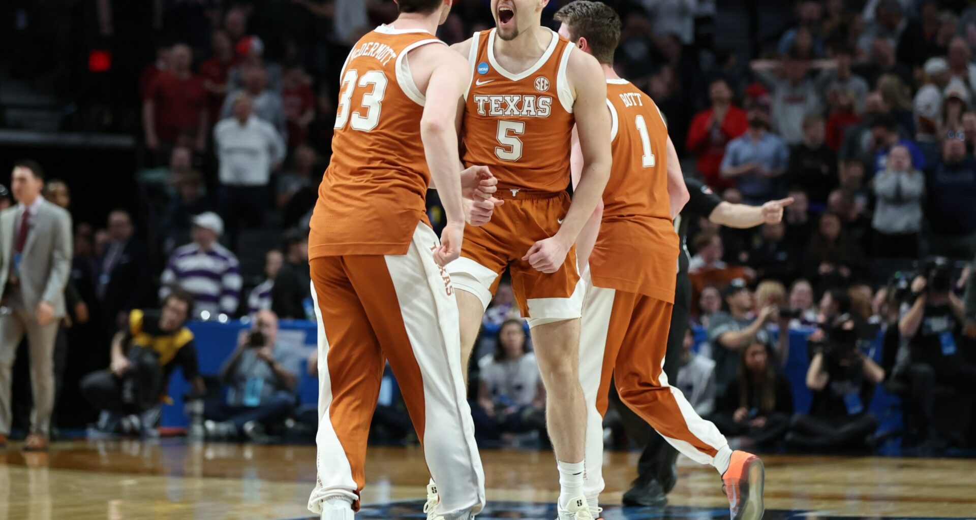Texas goes from First Four to Sweet 16, beating Gonzaga 74-68 in March Madness