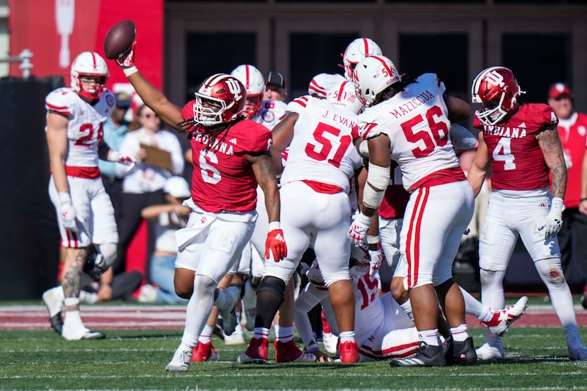 Indiana defensive lineman Mikail Kamara (6) celebrates a sack against Nebraska during the...