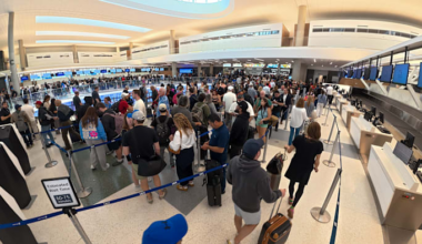Long TSA lines at Houston’s Bush Airport