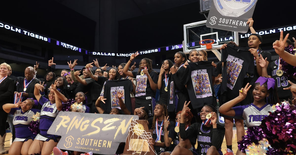 Back-to-back champs! See photos from Lincoln's 4A DII state title win