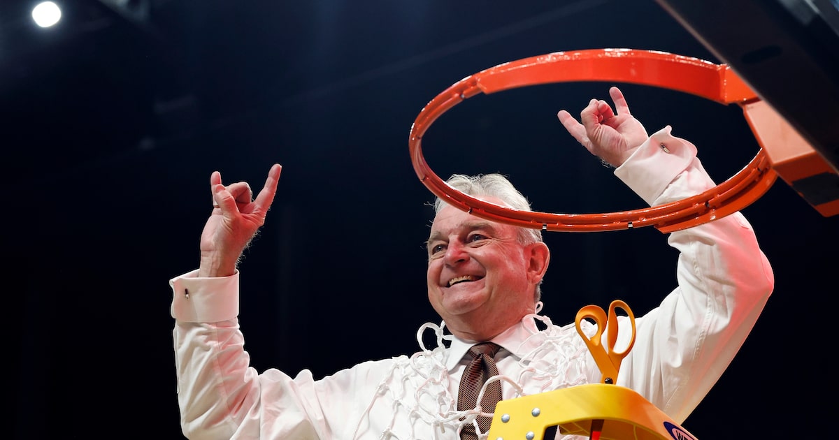 Who is Vic Schaefer? 5 things to know about Texas' women's basketball coach