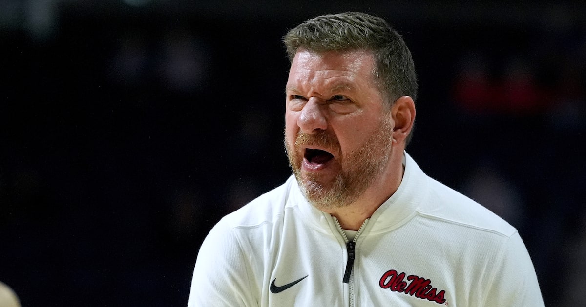 Chris Beard’s Ole Miss tops Texas in SEC tourney, hurting Longhorns’ March Madness hopes