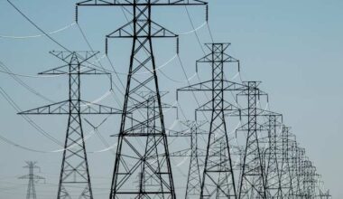 A plan to get more electricity to West Texas may come undone