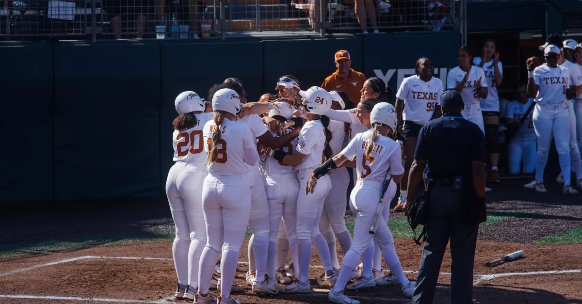 No. 3 Texas sweep Longhorn Invitational