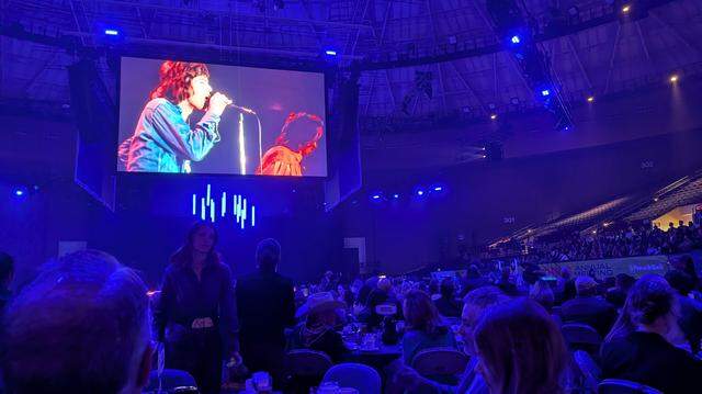 Visit Fort Worth’s annual meeting was a send off for the convention center arena and its retiring leader. 