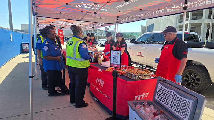 Houston businesses step up to help TSA agents affected by partial government shut down