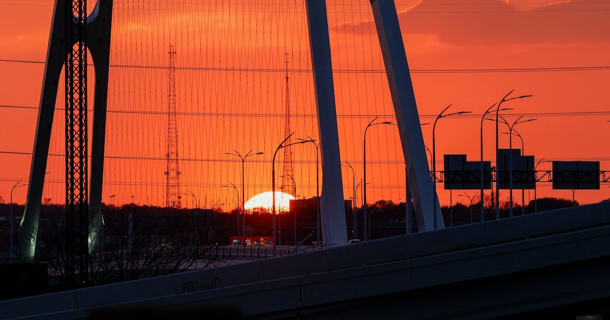 Decades-old high temperature record for D-FW broken Sunday