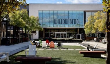 What do residents near Plano’s Willow Bend mall think of a potential Dallas Stars arena?