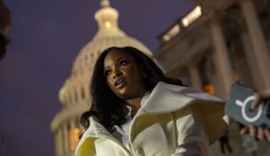 Rep. Jasmine Crockett confirms man killed by Dallas police was security guard