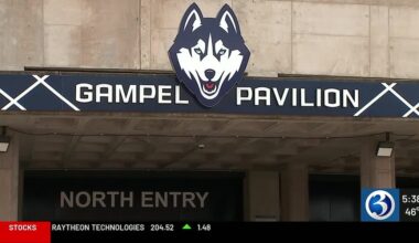 Top-seeded UConn sent off to Fort Worth in style