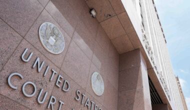 Bomb squad clears ‘suspicious package’ near federal courthouse in downtown Dallas