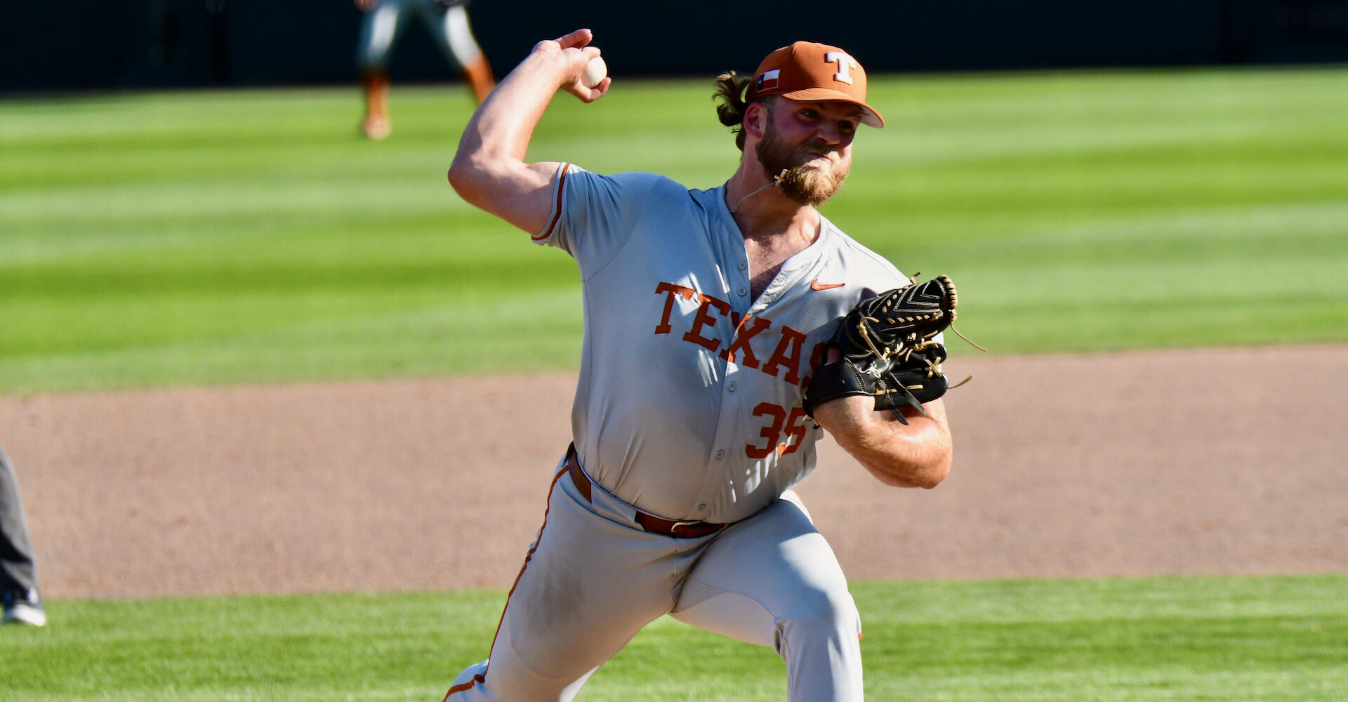 Young bulls give Texas bullpen big lift in marquee rubber game at Auburn • D1Baseball
