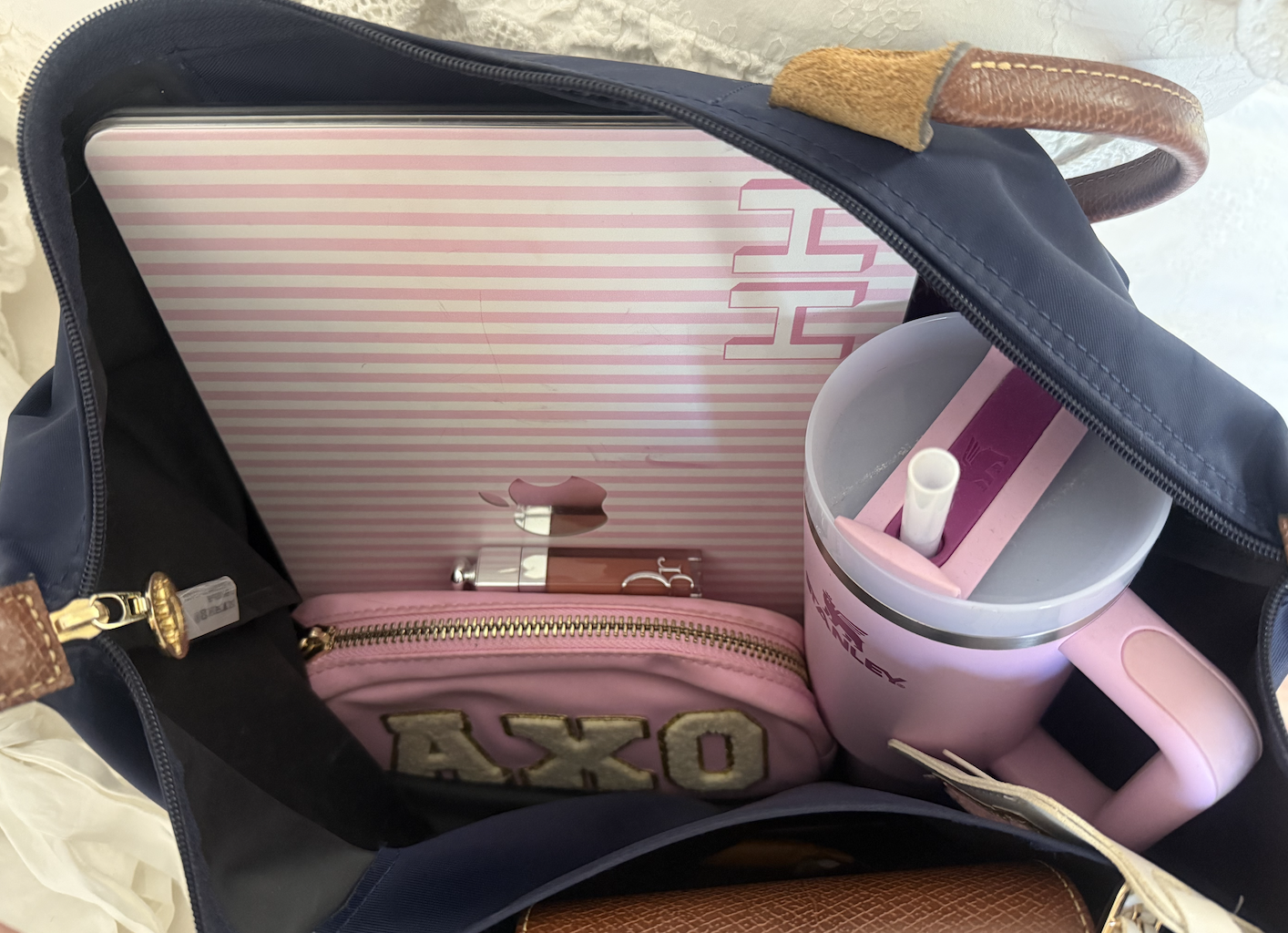 “What’s In My Bag:” Here’s a list of everyday essentials from TCU faculty and students – TCU 360