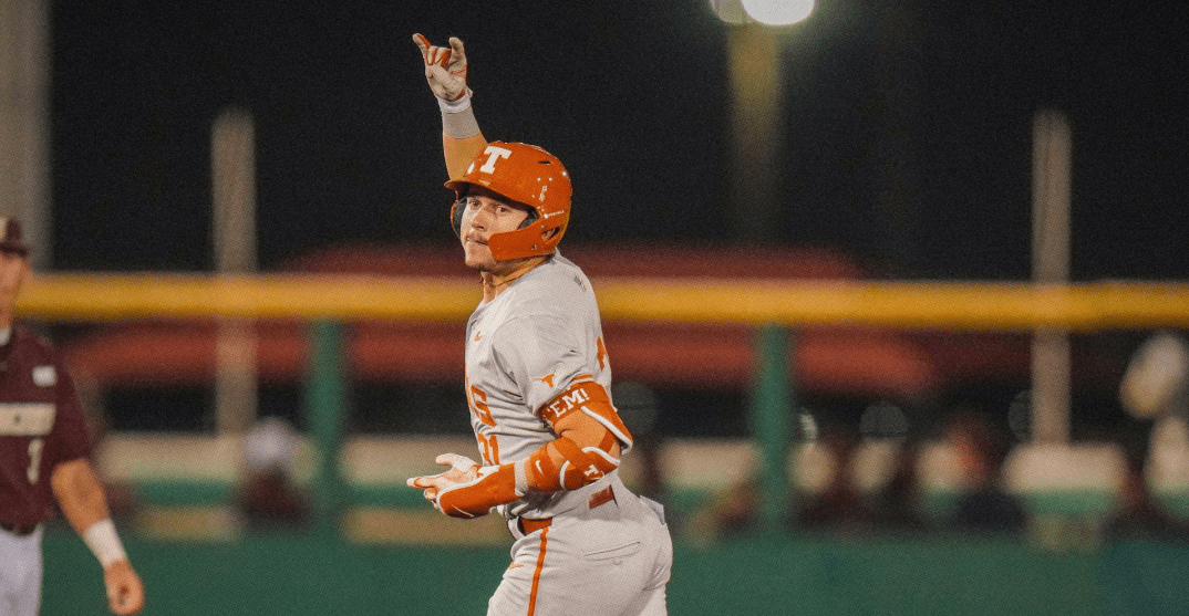 No. 2 Texas stomps Texas State in San Marcos, 15-4