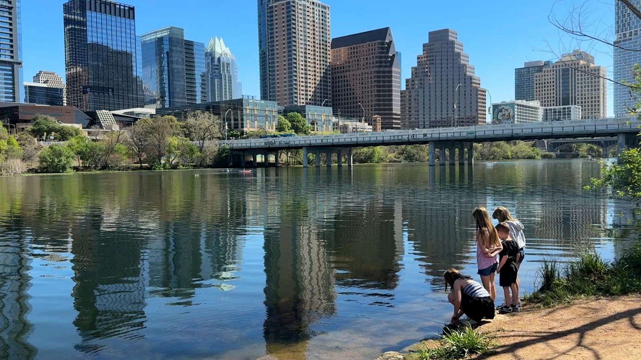 Spring weather hits Austin as spring break ends for many