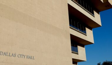 Drama and dysfunction are the Big D’s in those 5,000 pages of City Hall emails