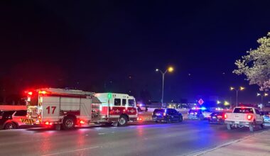 3 injured, 1 seriously in motorcycle crash on S. Loop 289