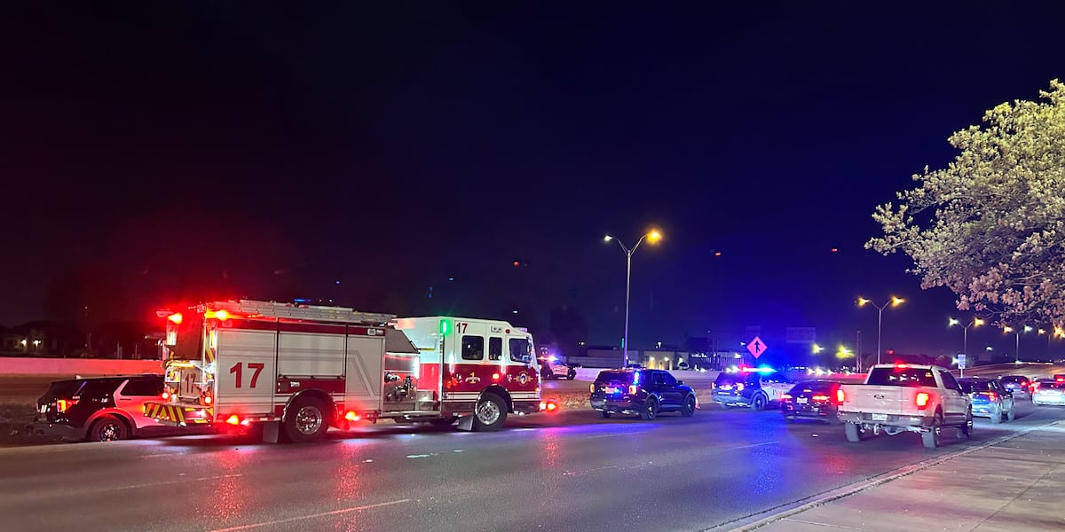 3 injured, 1 seriously in motorcycle crash on S. Loop 289
