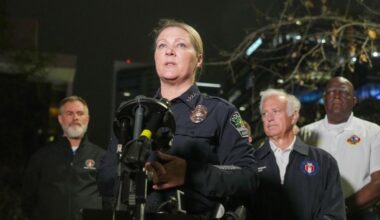 Texas bar shooting leaves 3 dead and 14 wounded as FBI investigates possible terrorism – Lowell Sun