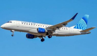 Battery starts smoking on United Express flight to Houston, pilots declare emergency