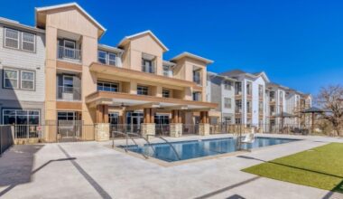 Apartments at Red Oaks