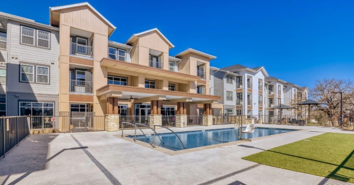 Apartments at Red Oaks