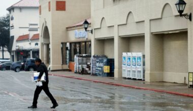 Grocer Albertsons closing two stores in North Texas