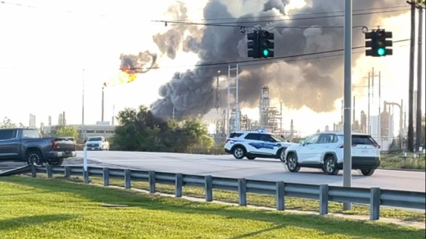 Explosion reported at refinery along Louisiana-Texas border