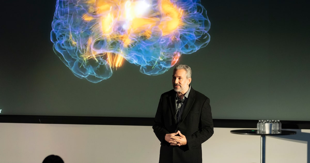 Prominent scientists at UT Dallas conference share 4 tips to boost brain health